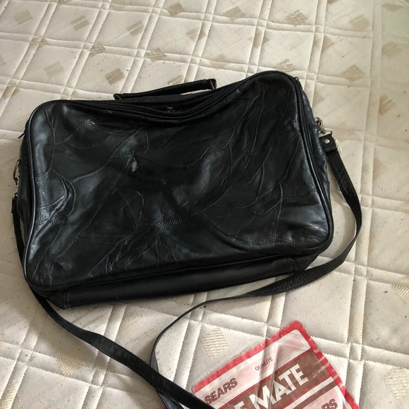 Genuine leather laptop/briefcase real nice bag , used with a tear in fabric - Picture 1 of 7